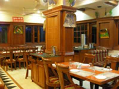 Vivek Hotel Ratnagiri Restaurant