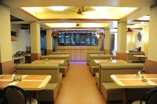 Sea Rock Hotel Ratnagiri Restaurant